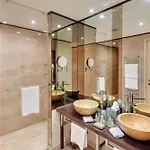 Doubletree By Hilton - Plaza Hotel