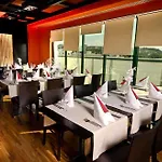 Doubletree By Hilton - Plaza