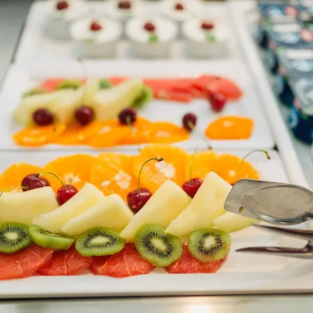 Doubletree By Hilton - Plaza מלון 4*