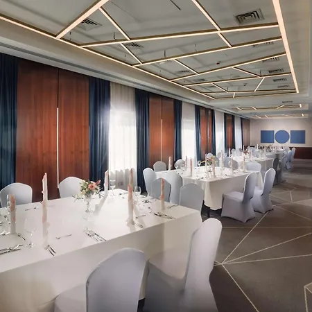 Doubletree By Hilton - Plaza Hotel