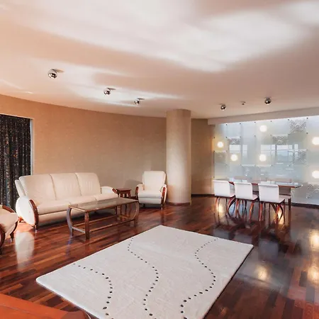 Doubletree By Hilton - Plaza Hotel 5*