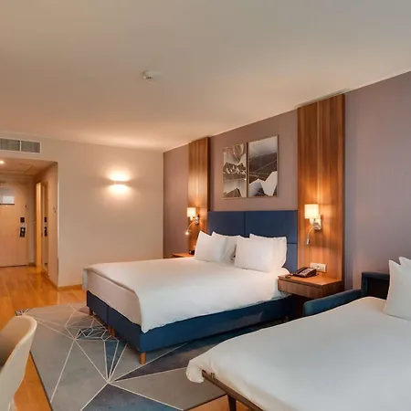 Hotel Doubletree By Hilton - Plaza