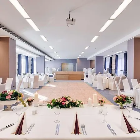 Doubletree By Hilton - Plaza ホテル
