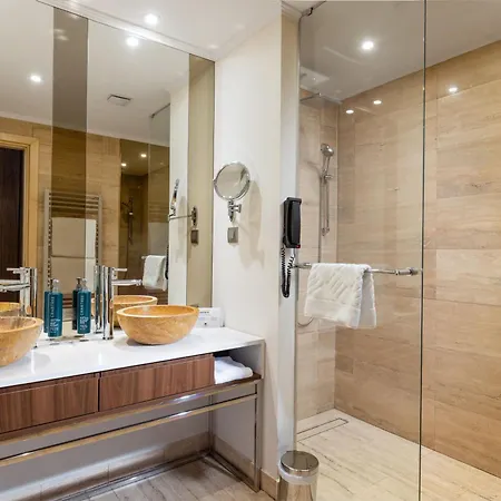 Doubletree By Hilton - Plaza Hotel 4*