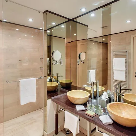 Doubletree By Hilton - Plaza Hotel