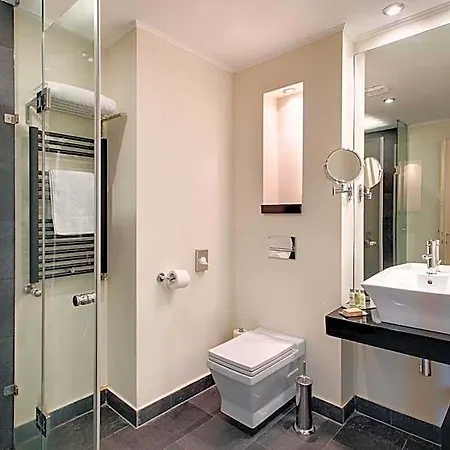 Doubletree By Hilton - Plaza 4*