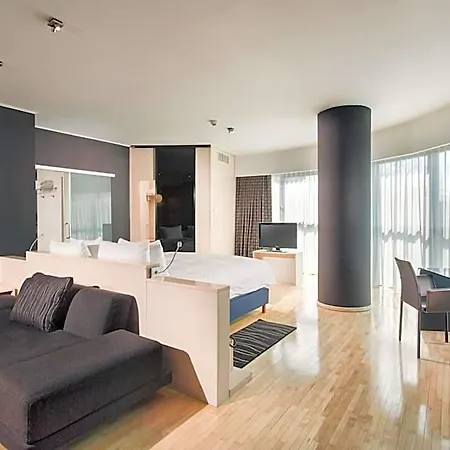 Doubletree By Hilton - Plaza 4*