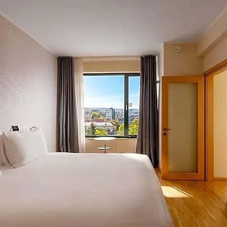 Doubletree By Hilton - Plaza ホテル 4*
