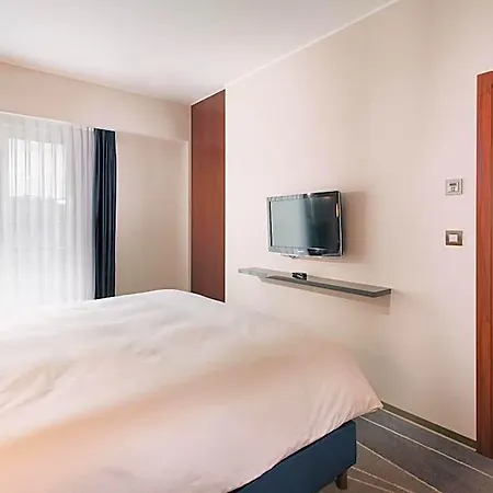 Doubletree By Hilton - Plaza 4* クルージュ＝ナポカ
