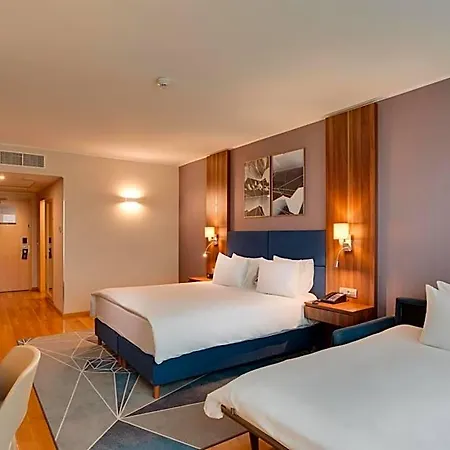 Doubletree By Hilton - Plaza ホテル 4*