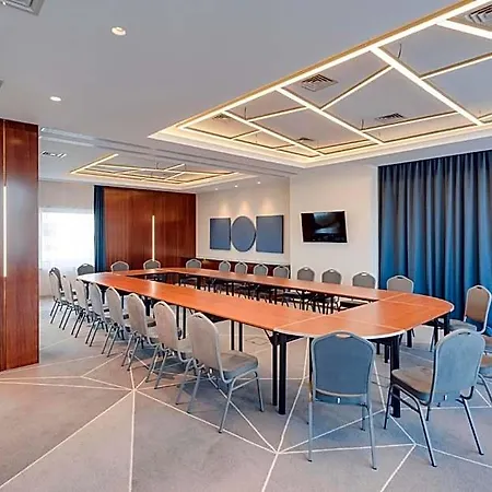 ホテル Doubletree By Hilton - Plaza 4*