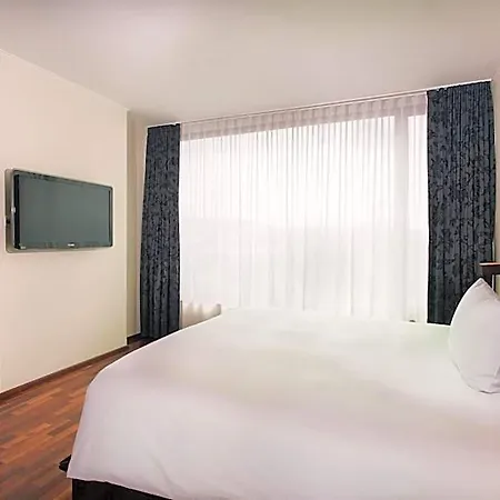 Doubletree By Hilton - Plaza ホテル 4*