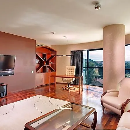 ホテル Doubletree By Hilton - Plaza 4*