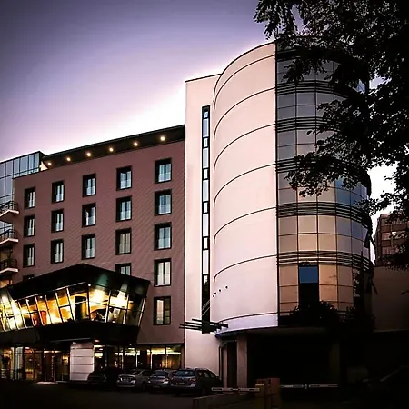 Doubletree By Hilton - Plaza