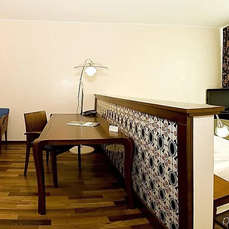 Doubletree By Hilton - Plaza
