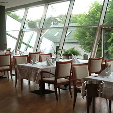 Doubletree By Hilton - Plaza מלון