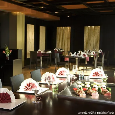ホテル Doubletree By Hilton - Plaza 4*