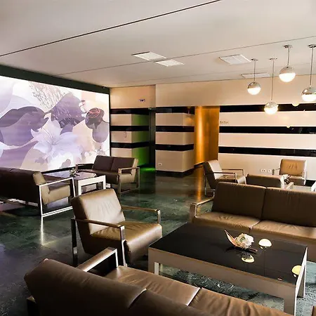 Doubletree By Hilton - Plaza מלון 4*