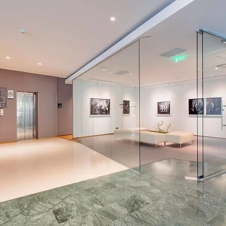 Готель Doubletree By Hilton - Plaza