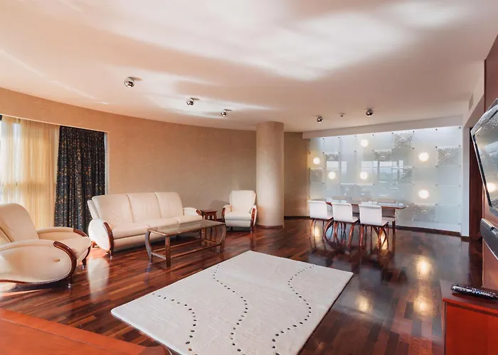 Doubletree By Hilton - Plaza Hotel 4*