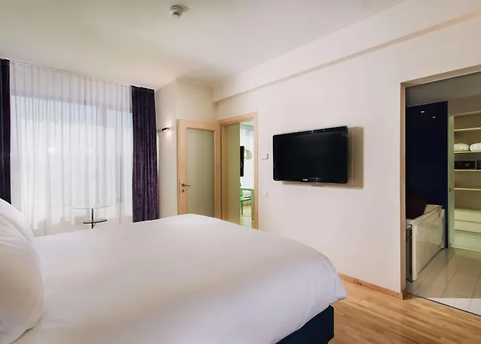 Doubletree By Hilton - Plaza Hotel