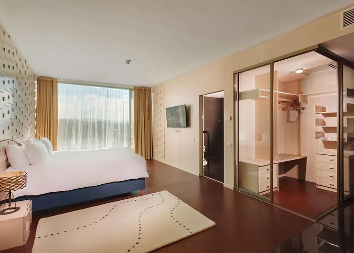 Hotel Doubletree By Hilton - Plaza 4*