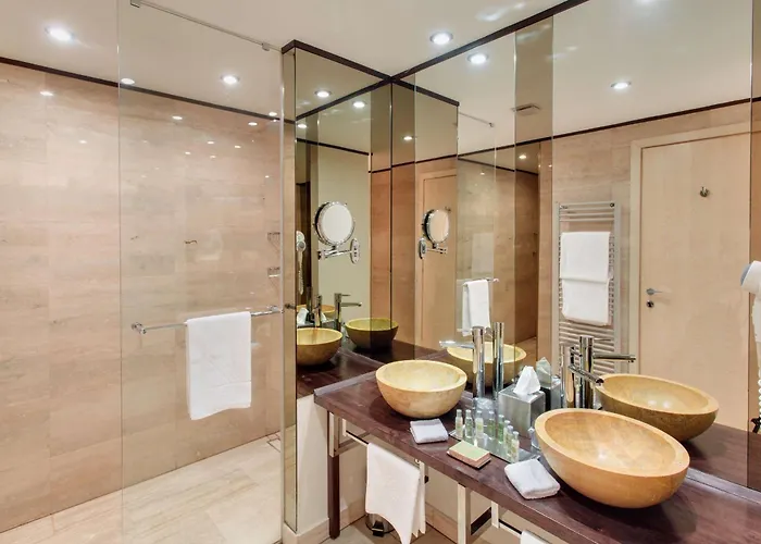 Doubletree By Hilton - Plaza 4*