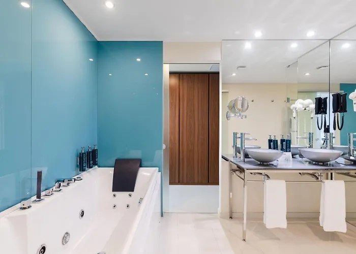 Doubletree By Hilton - Plaza Ξενοδοχείο