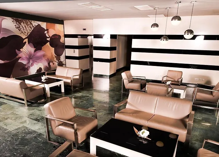 Doubletree By Hilton - Plaza Hotel