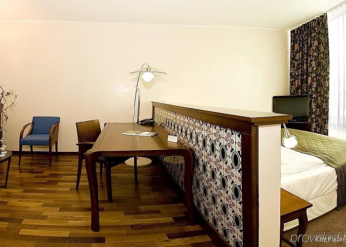 Doubletree By Hilton - Plaza